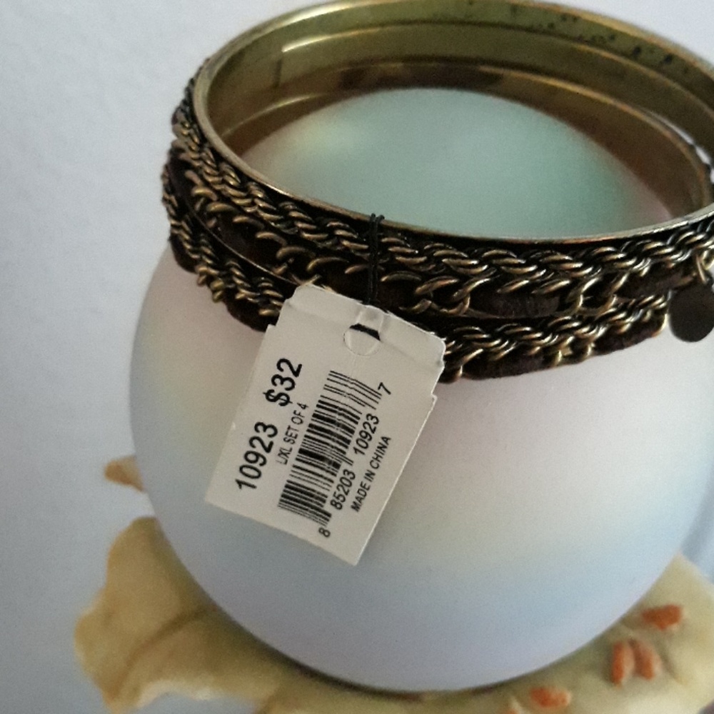 Bracelets - Picture 2 of 2